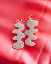 Load image into Gallery viewer, Silver Dakota Earrings