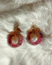Load image into Gallery viewer, Christmas Wreath Earrings