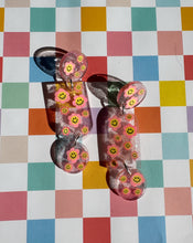 Load image into Gallery viewer, Pink Smiley Daisy Della Earrings