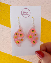 Load image into Gallery viewer, Pink Smiley Daisy Nichelle Earrings