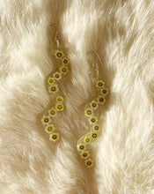 Load image into Gallery viewer, Smiley Daisy Delphine Earrings