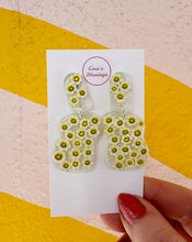 Load image into Gallery viewer, Smiley Daisy Lacey Earrings