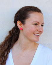 Load image into Gallery viewer, Lipstick Claudia Texas Studs