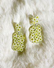 Load image into Gallery viewer, Smiley Daisy Lacey Earrings