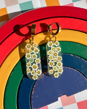 Load image into Gallery viewer, Smiley Daisy Nathalie Earrings