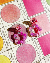Load image into Gallery viewer, Pink Smiley Face Hyo Jin Earrings