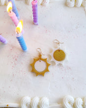 Load image into Gallery viewer, Dreamland Sunny Earrings
