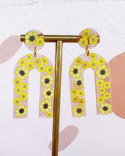 Load image into Gallery viewer, Sunflower Gillian Earrings

