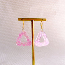 Load image into Gallery viewer, Pink Flowers Brittany Earrings
